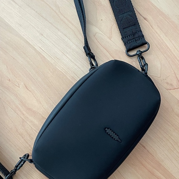 THACKER Cocoon 3 in 1 Phone Bag - Black Neoprene - Picture 2 of 5